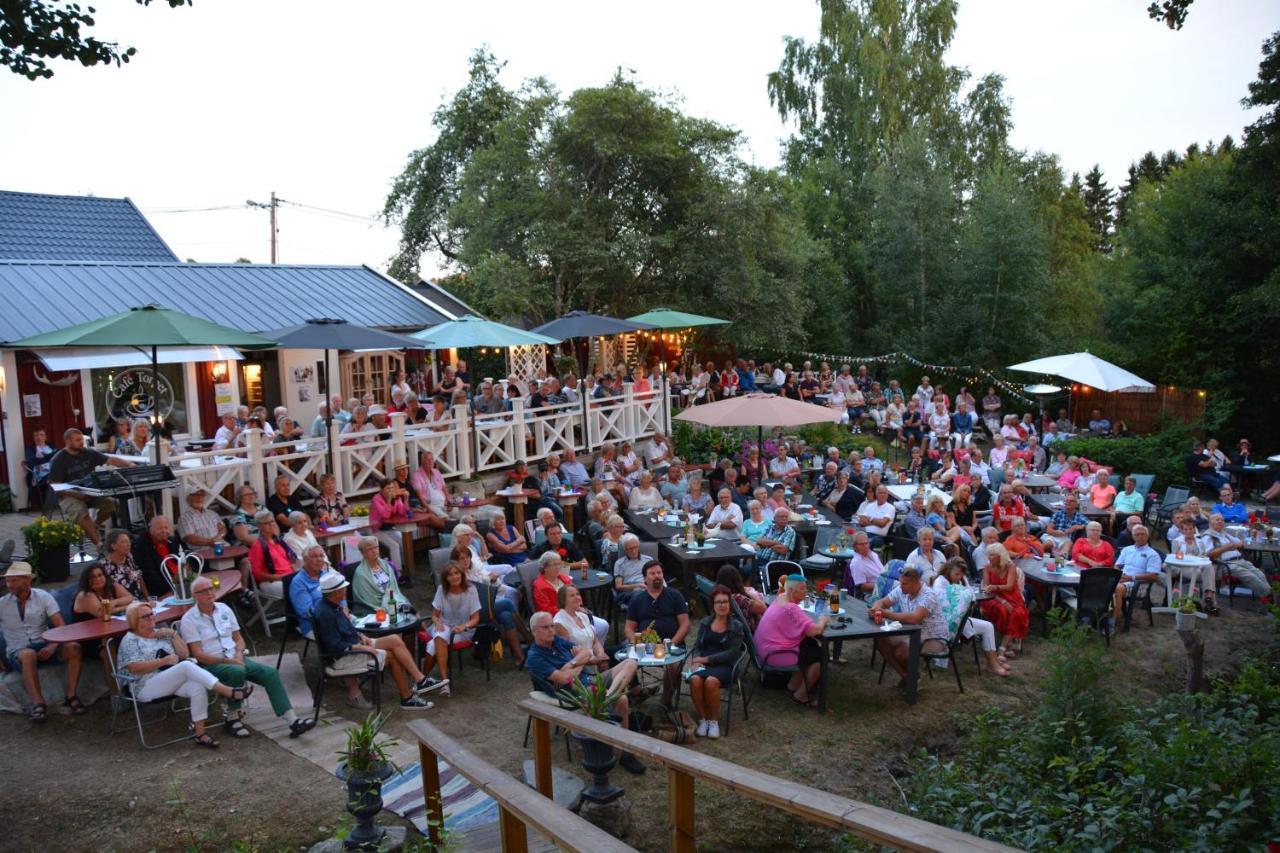 Cafe Torpet B&B Skepplanda Eksteriør billede